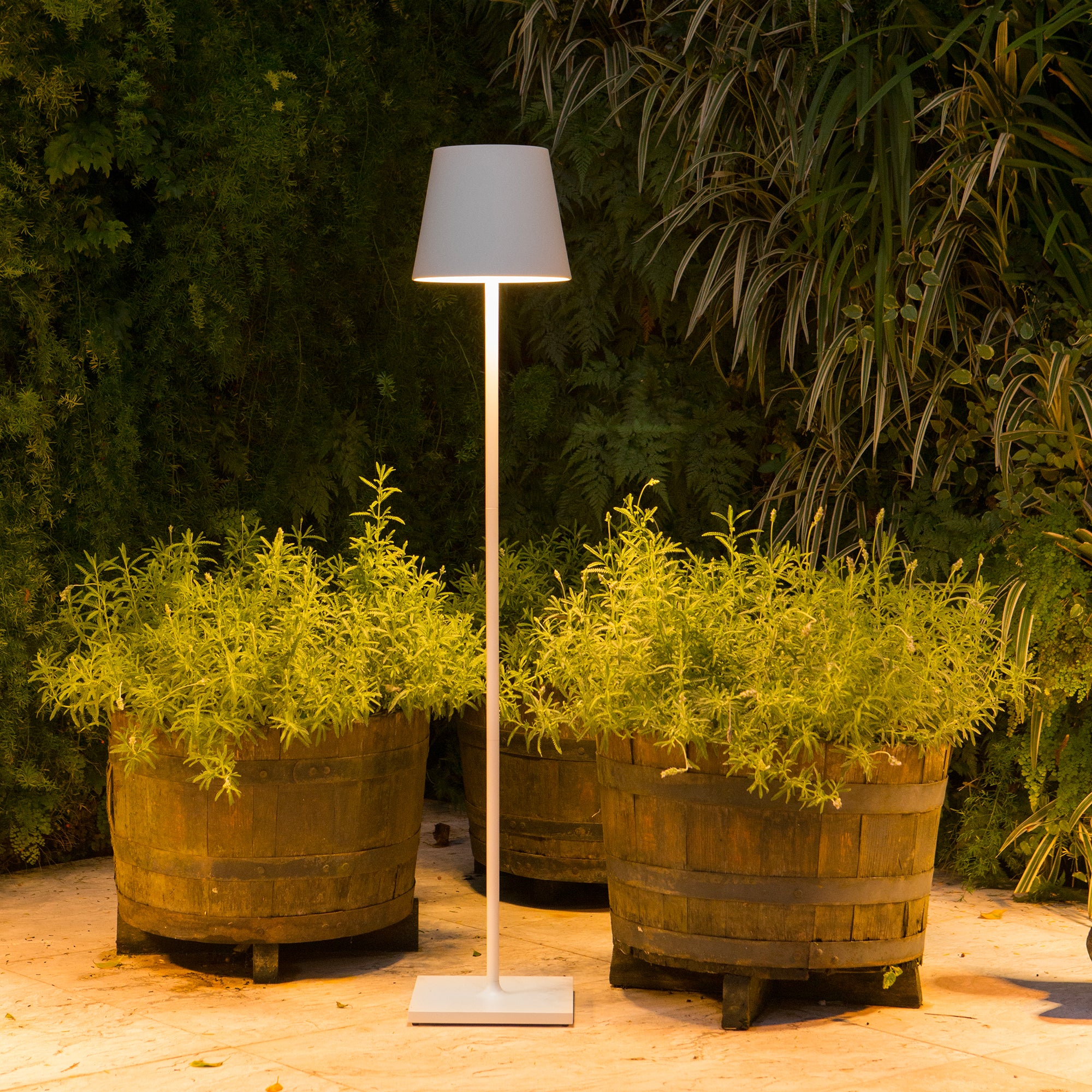 Poldina Pro XXL Floor Lamp - Image 3