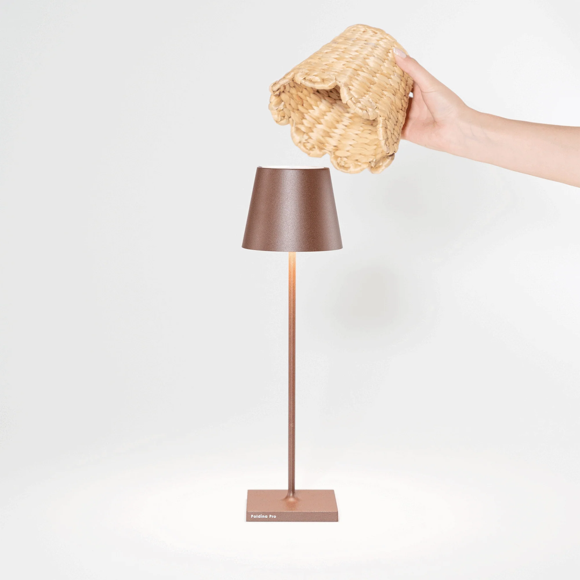 Scalloped Water Hyacinth Woven Lampshade - Image 7