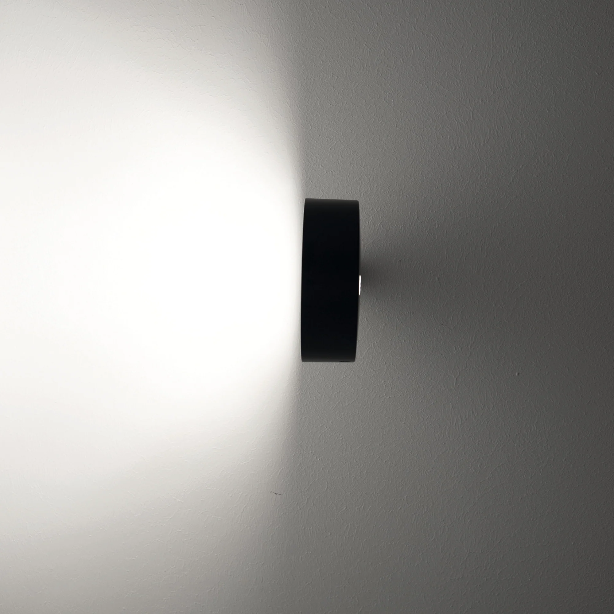 Super O Wall Spotlight - Image 5