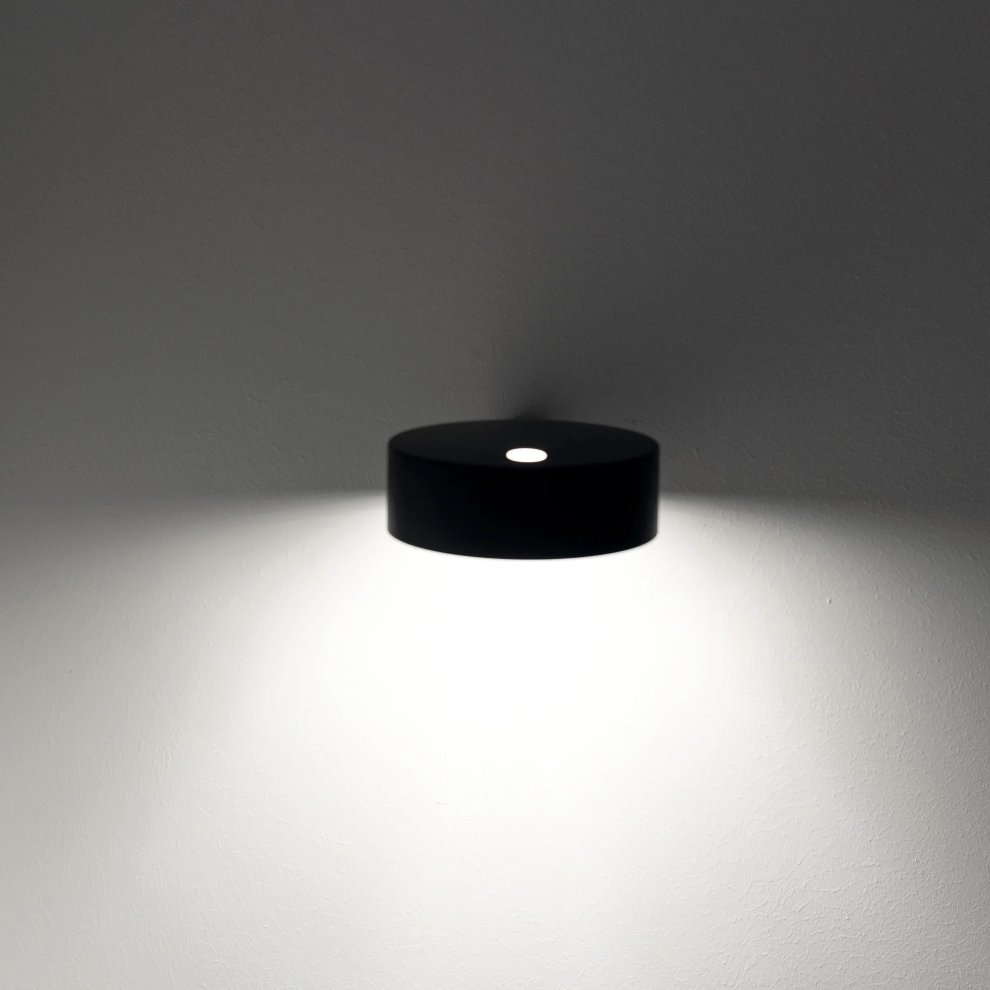 Super O Wall Spotlight - Image 6
